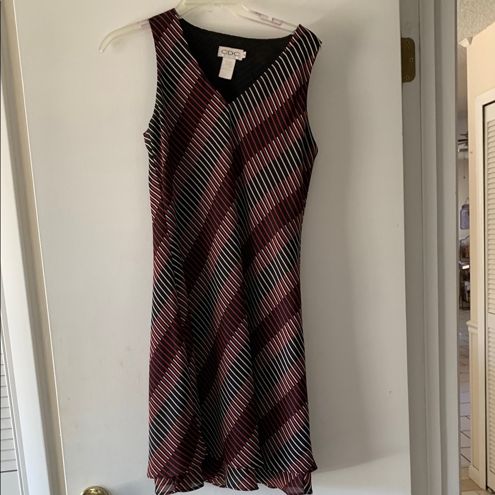 Red and Pink Midi Sheath Dress with Sleeveless Design and V-neck